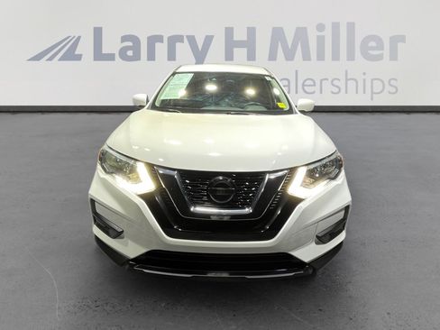 Used 2019 Nissan Rogue S image 8