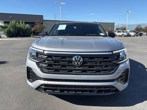 Used 2025 Volkswagen Atlas Cross Sport SEL R-Line AWD/4WD image 8