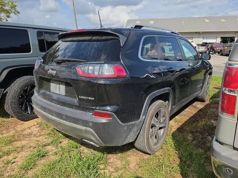 Used 2021 Jeep Cherokee Limited w/ Elite Package FWD image 3