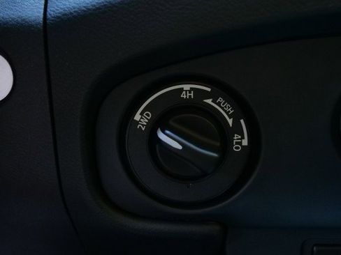 Used 2022 Nissan Frontier S w/ Technology Package AWD/4WD image 7