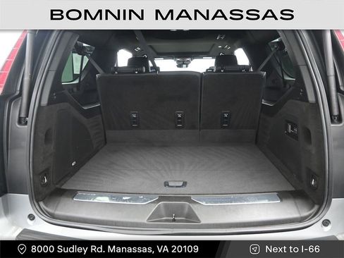 Used 2024 Cadillac Escalade ESV Premium Luxury AWD/4WD image 11