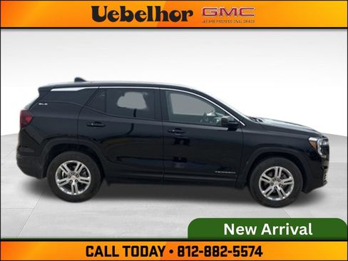 Used 2024 GMC Terrain SLE AWD/4WD image 4
