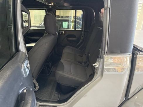 Used 2021 Jeep Gladiator Sport AWD/4WD image 37