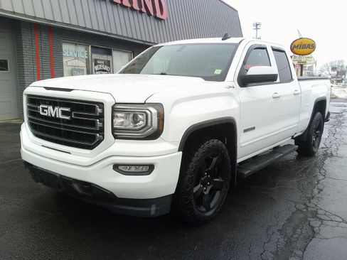 Used 2017 GMC Sierra 1500 SLE image 11