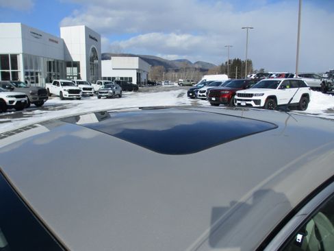 Used 2018 Ford Fusion Titanium image 10