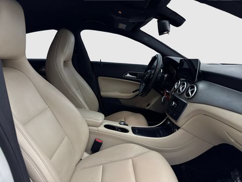 Used 2014 Mercedes-Benz CLA 250 image 38