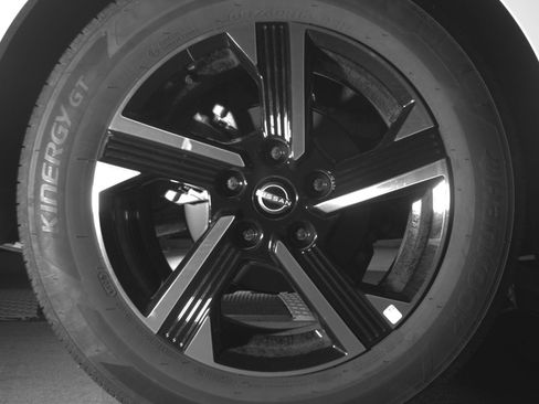 Used 2025 Nissan Sentra SV image 15