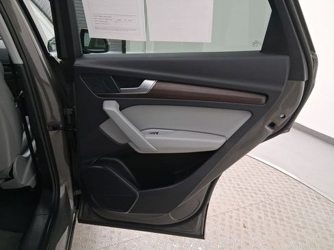 Used 2025 Audi Q5 e Premium image 29