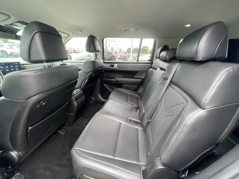Used 2025 Hyundai Santa Fe SEL FWD image 24