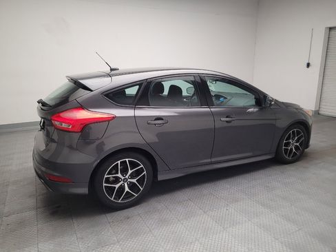 Used 2016 Ford Focus SE w/ SE Sport Package FWD image 10