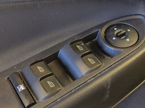 Used 2017 Ford Escape SE w/ SE Sport Appearance Package image 27