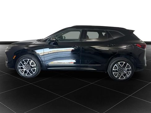 Used 2025 Chevrolet Blazer RS FWD image 2