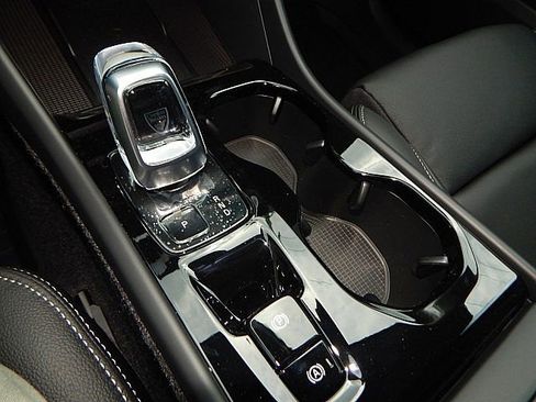 New 2026 Volvo XC40 B5 Plus w/ Protection Package Premier image 17