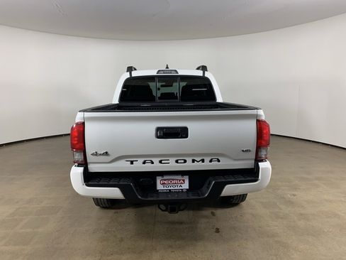 Used 2020 Toyota Tacoma SR image 10
