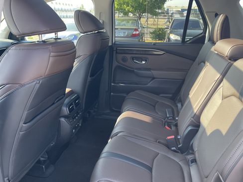 Used 2025 Honda Pilot Elite image 14