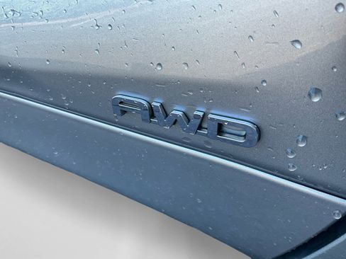 Used 2021 Toyota Highlander XLE image 22