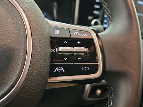 Used 2023 Kia Sorento S image 27