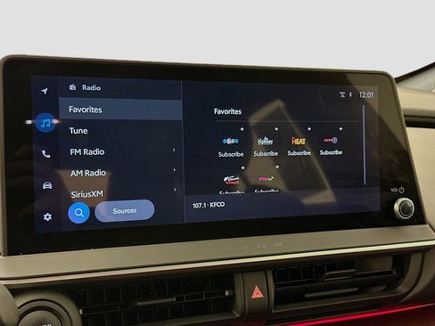 Used 2024 Toyota Prius Prime Premium image 21