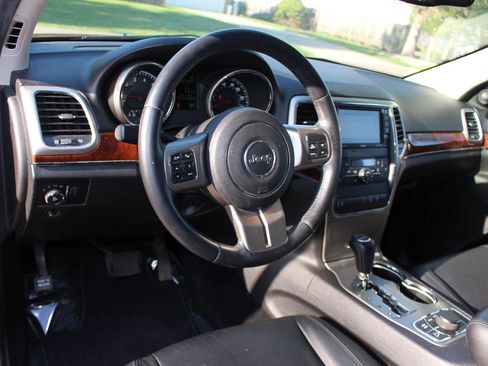 Used 2012 Jeep Grand Cherokee Limited AWD/4WD image 17