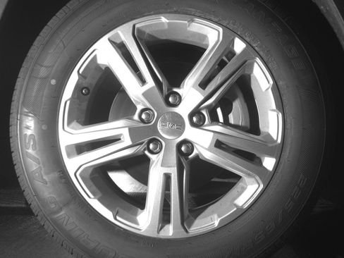 Used 2024 GMC Terrain SLE FWD image 13