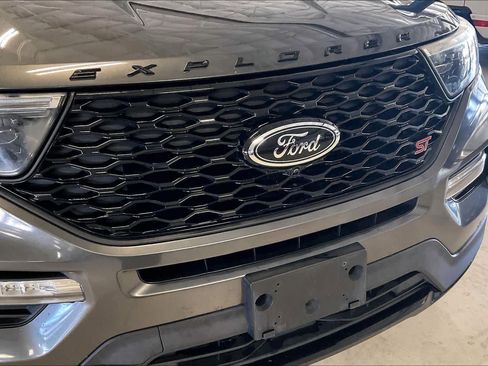 Used 2020 Ford Explorer ST w/ ST Street Pack image 30