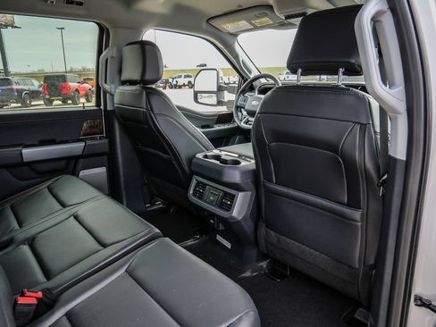 New 2026 Ford F250 Lariat w/ Lariat Premium Package AWD/4WD image 24