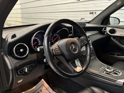 Used 2019 Mercedes-Benz GLC 300 4MATIC image 14