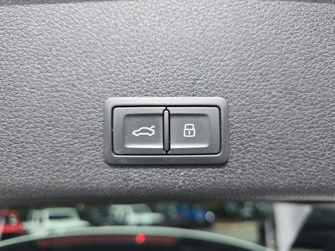Used 2019 Audi e-tron Premium Plus AWD/4WD image 13