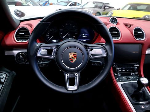Used 2023 Porsche 718 Boxster Spyder RWD image 31