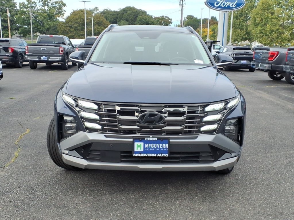Used 2025 Hyundai Tucson Limited AWD/4WD image 3