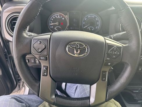 Used 2020 Toyota Tacoma TRD Sport image 20