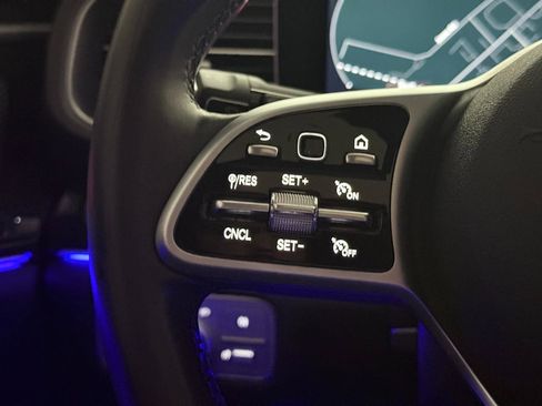 Used 2020 Mercedes-Benz GLE 350 4MATIC w/ Premium Package image 38