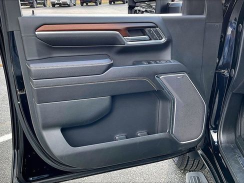 Used 2024 GMC Sierra 2500 Denali w/ Denali Reserve Package image 22