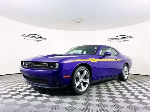 Used 2016 Dodge Challenger R/T w/ Driver Convenience Group image 4