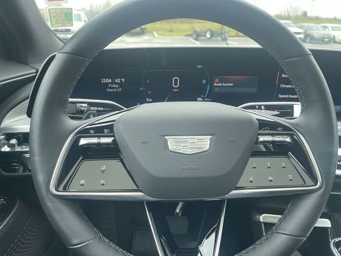 Certified 2024 Cadillac Lyriq Luxury AWD/4WD image 19