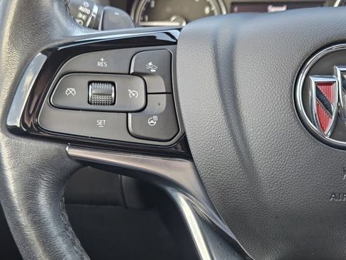 Used 2023 Buick Enclave Essence image 27