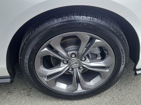 Certified 2023 Honda Accord EX image 9