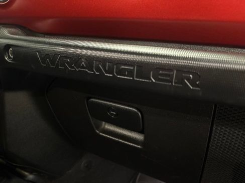 Used 2019 Jeep Wrangler Unlimited Rubicon w/ LED Lighting Group AWD/4WD image 51