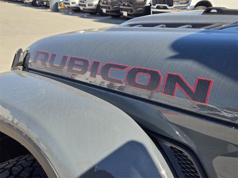 New 2025 Jeep Gladiator Sport image 6