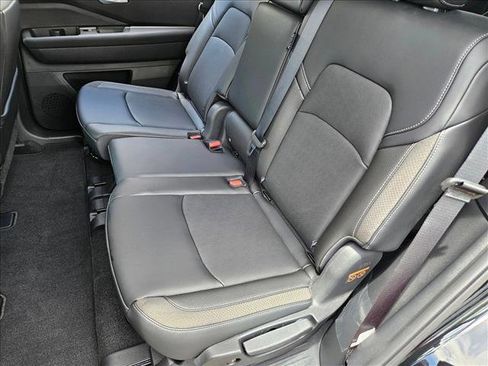 Used 2026 Nissan Pathfinder SL FWD image 17