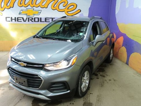 Used 2019 Chevrolet Trax LT w/ LT Convenience Package FWD image 7