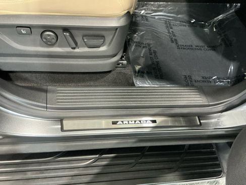Used 2025 Nissan Armada Platinum Reserve image 34