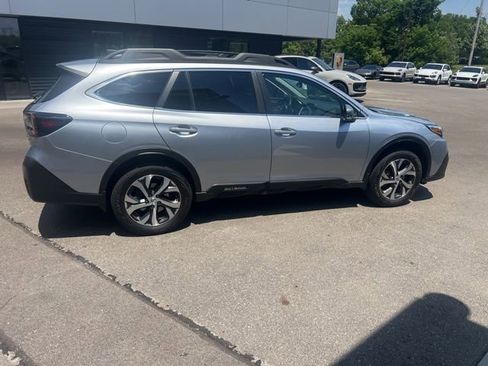 Certified 2022 Subaru Outback Limited w/ Popular Package #2 AWD/4WD image 2