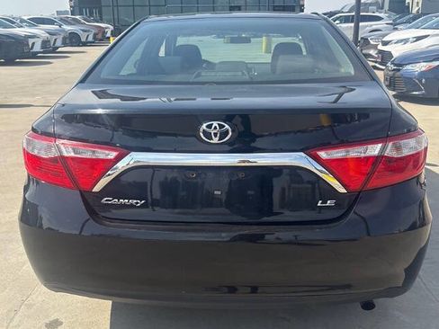 Used 2016 Toyota Camry LE image 3