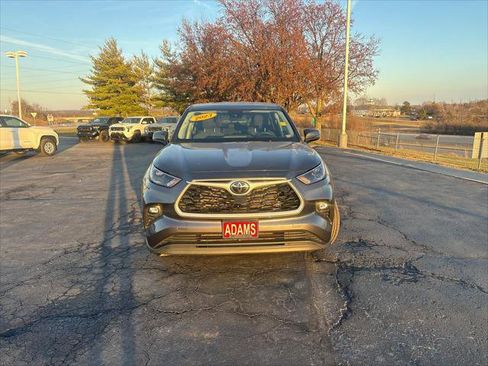 Certified 2023 Toyota Highlander LE image 2