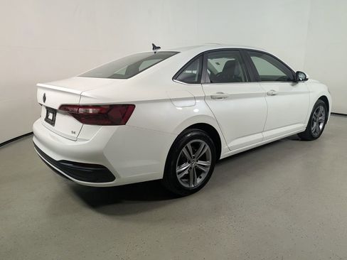 Used 2023 Volkswagen Jetta SE FWD image 7