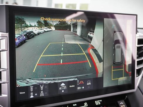 Used 2025 Toyota Sequoia Platinum image 15