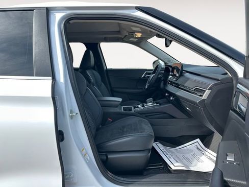 Used 2023 Mitsubishi Outlander SE image 15