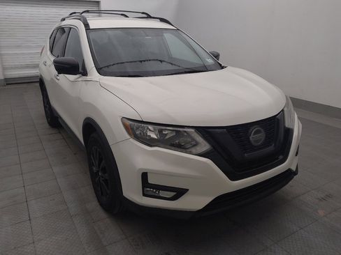 Used 2018 Nissan Rogue SV w/ Premium Package FWD image 13
