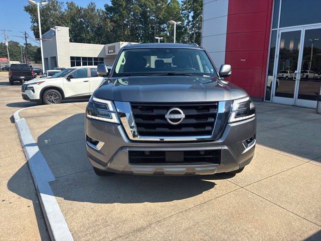 Used 2024 Nissan Armada SV AWD/4WD image 2